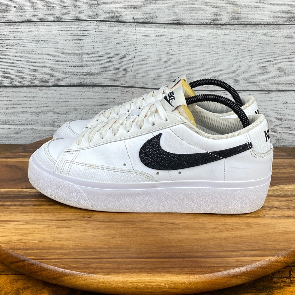 Nike Blazer Low Platform White Black Snakeskin Shoes DZ5210-100 Women’s Size 10
